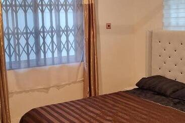 Pension (Hôtel basse catégorie) King George Lodge