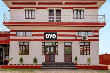 Hotell Oyo Flagship 81366  Kamboj Palace
