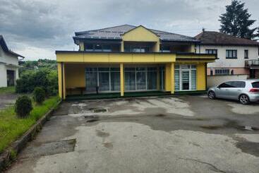 پانسیون Guest House Star Gate