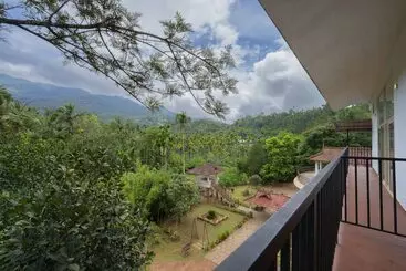 Hotelli Misty Heights By The Sanihara