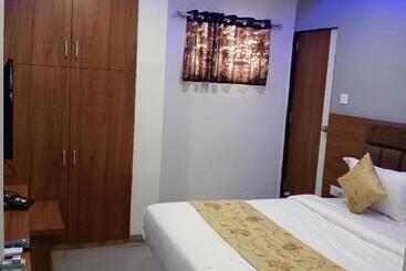 Pensione Eagle Inn, Naroda