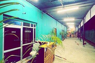 Hotel Oyo 81144 Green Land Guest House