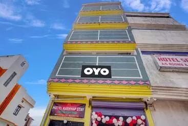 Otel Oyo Flagship 81323  Kashyap Stay