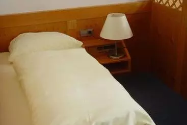 Hotelli Gasthof Zur Sonne