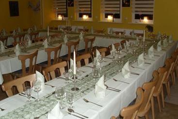 Hotelli Restaurant Schwemlinger Hof