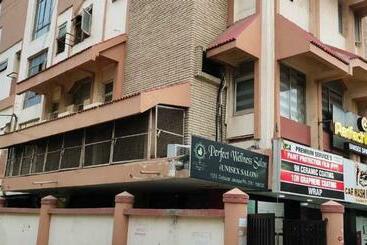 Hotel Oyo Flagship 81231  Relax Inn