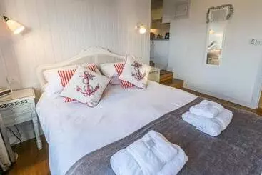 Huoneistohotelli Chesil Beach Lodge Burton Bradstock Dorset Dt64rj