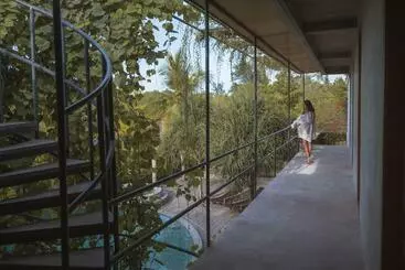 Mangroove Bay Boutique Hostel