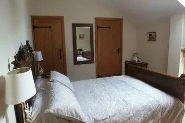 Mile House Barn Bed & Breakfast