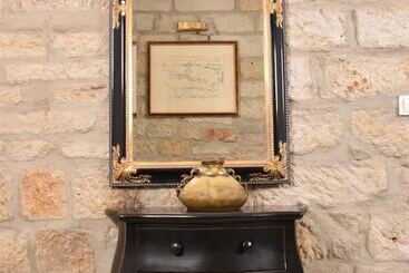 ツーリストアパートメント Apartmenthaus Albrechtsburg