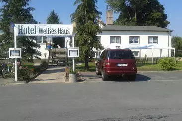 ホテル Restaurant Weißes Haus