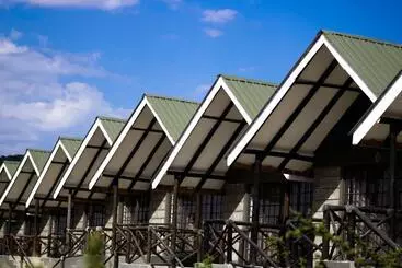 Hotel Outback Kenya Lodge