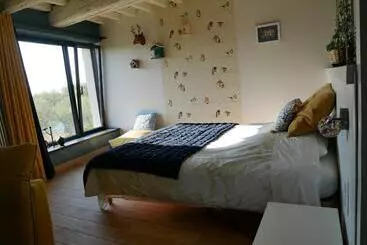 Majatalo Suite De Charme Dans Une Maison Fortifiée Du Xvème Siècle, Entre Nancy Et Metz, Vue Sur La Moselle