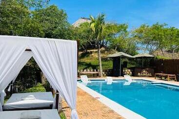 استراحتگاه Mangal Beach Lodge