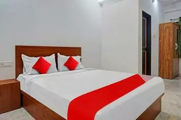 ホテル Oyo Flagship 88826 Pruthvi Lodging