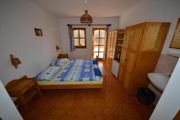 ペンション Castle House