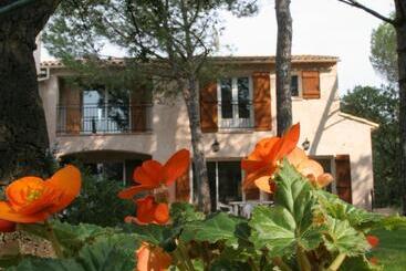 בית מלון כפרי Les Chambres D Hotes Au Bois Fleuri