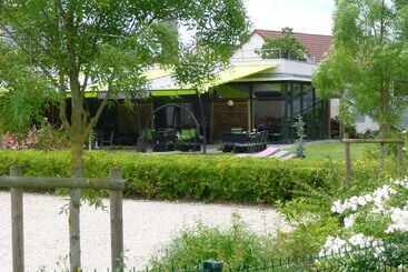 ホテル Logis Hôtel Terre De Loire