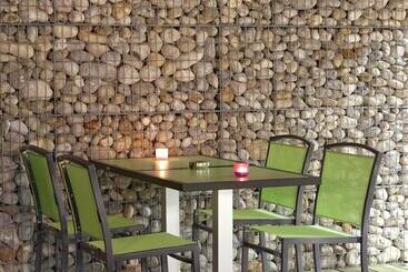 Отель Logis Hôtel Terre De Loire