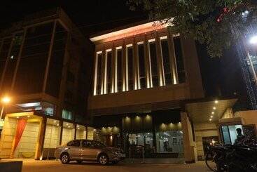 Hotel Mahalakshmi Palace