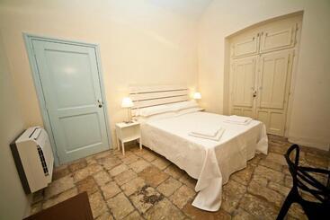 Hotel B&b Palazzo Del Capitolo   By I Bastioni San Domenico