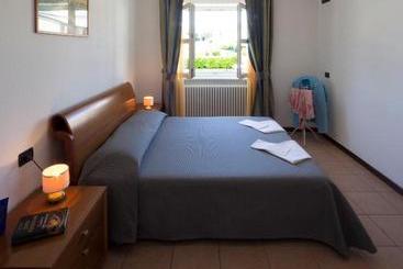 Отель Residence Corte Delle Rose