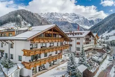 هتل Residence Villa Gran Baita