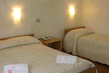 בית מלון כפרי Ristorante Solari