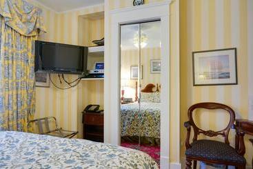 فندق Elevate Rooms Calgary Westways Guest House