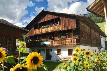 ホテル Landhaus Schloss Anras