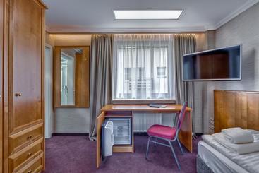 Отель Unperfekt