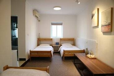 Beijing Leo Courtyard   Hostel