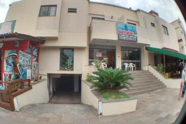 בית מלון כפרי Apart Manhattan