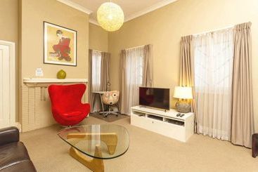 هتل Globe Apartments