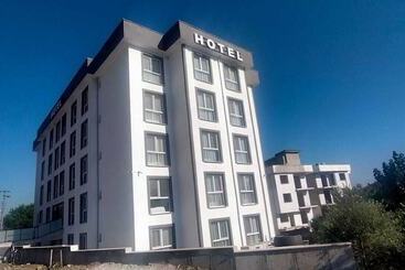 Hotel Grand Köse Ai̇rport