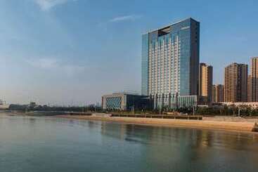 בית מלון כפרי Hilton Yantai Golden Coast