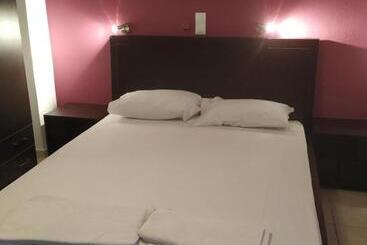 Отель Mavroforos