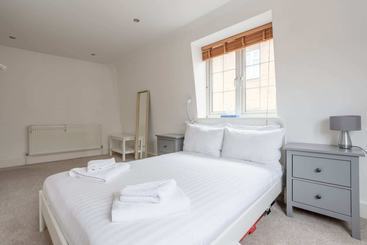 Modern And Central 2 Bedroom Apartment Close To Euston Station