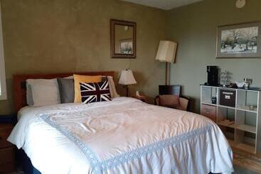 تختخواب و صبحانه Rae Leigh Heights Bnb