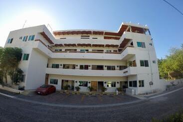 Отель Kiramar Los Peyotes