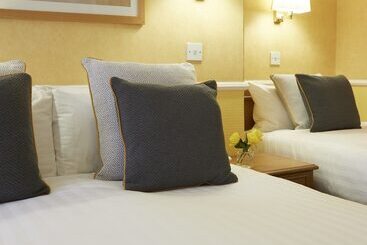 פנסיון Riviera Town House