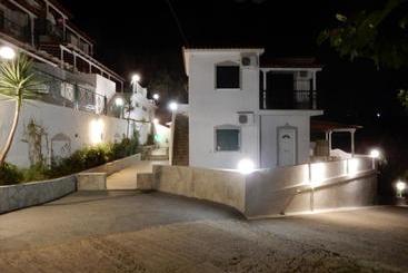 آپارتمانهای توریستها Villa Teozenia