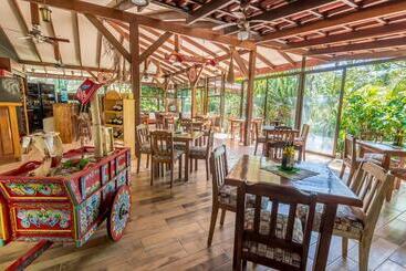 Отель Colinas Del Sol