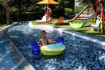 酒店 Gnest Apartments