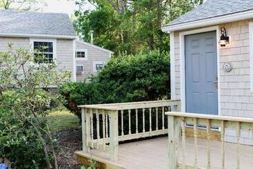 Отель Sandwich Inn And Suites