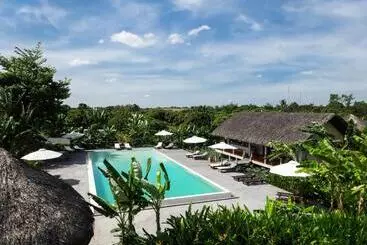 Mekong Riverside Boutique Resort & Spa