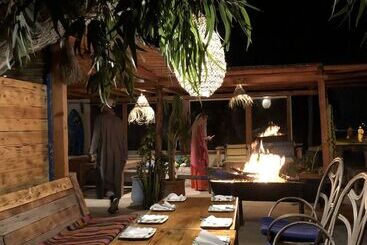 Auberge Hôtelière Surf House Lodge