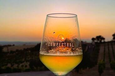 هتل Bodegas Campestral