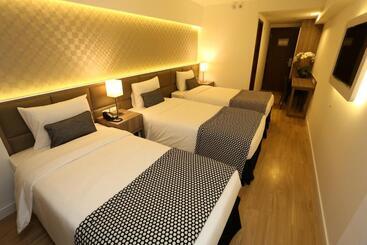 هتل Royal Regency Palace