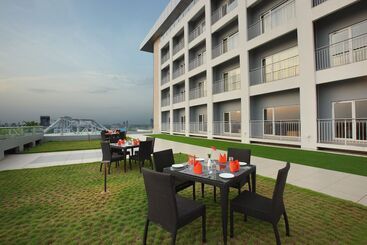 Hotel Starlit Suites Kochi